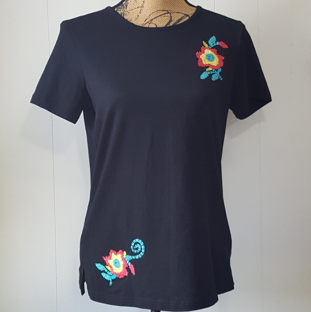 🍒 West End Floral Embroidered Top